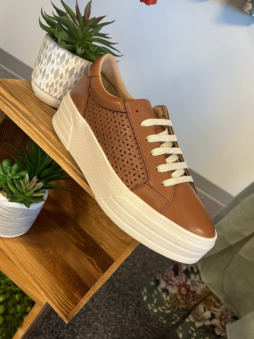 Bos & Co leather sneakers - rich tan